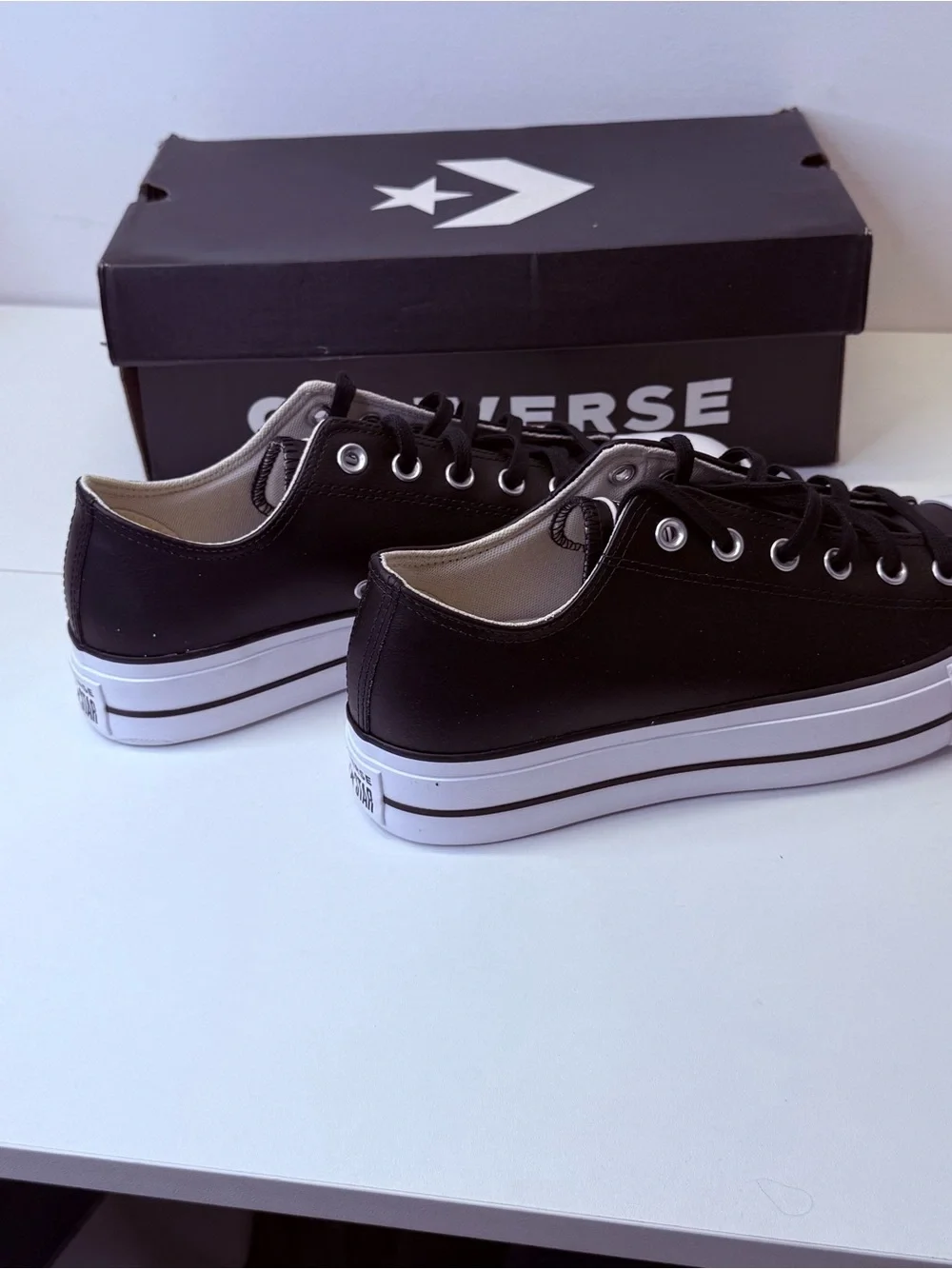 Converse CTAS Lift Ox Leather Platform Sneakers Black White Women’s 9.5 561681C